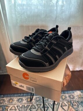 Easy Spirit Anti Gravity Black and Gray Women's Lace-Up Sneakers